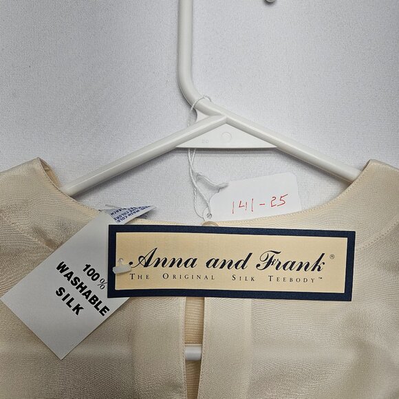 Anna and Frank - VTG - NWT - Silk Blouse Size M Ivory (141-25) Rare Find - Picture 6 of 6